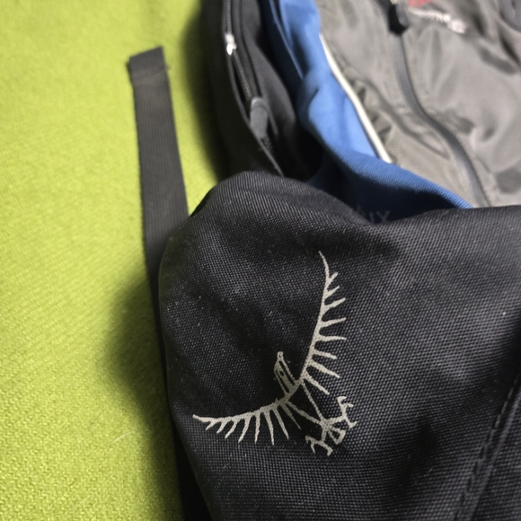 OSPREY Flux Backpack - Picture 2 of 7